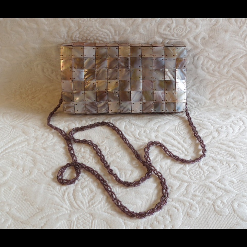 Shiraleah Brown & Tile Shell Cross body Purse - Picture 2 of 5